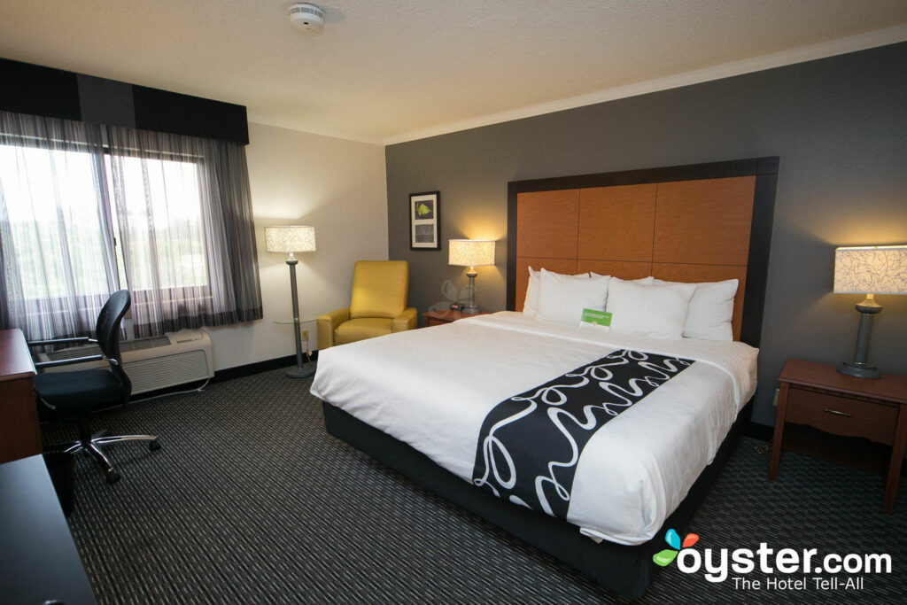 La Quinta Inn Suites By Wyndham Cleveland Airport North Review