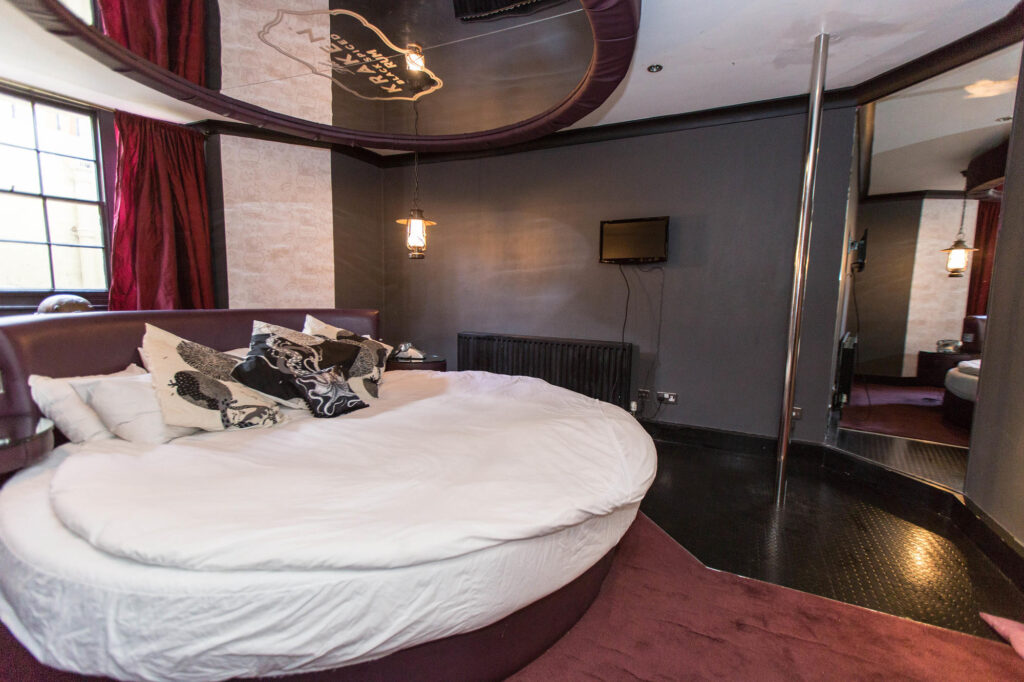10 Hotel Rooms That Encourage Naughtiness Oyster Com