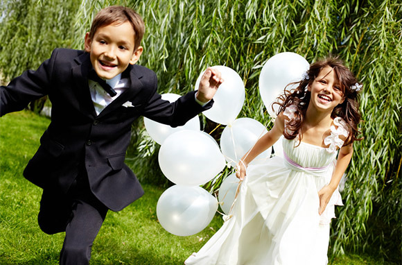 Foto: Crianças no casamento via Shutterstock