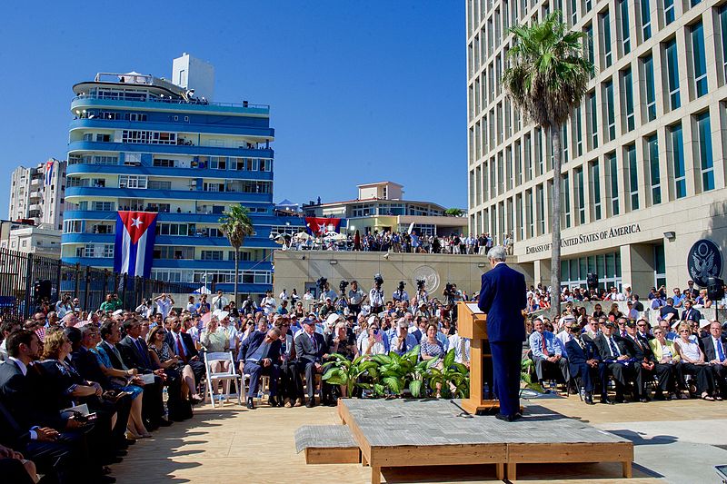 Il Segretario di Stato americano John Kerry alla riapertura dell'Ambasciata USA all'Avana lo scorso agosto