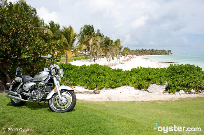 O Punta Cana Hotel está localizado a poucos passos da praia e pode acomodar até 500 convidados.