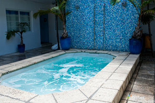 Foto não trabalhada da Ostra da piscina do Aqua Hotel