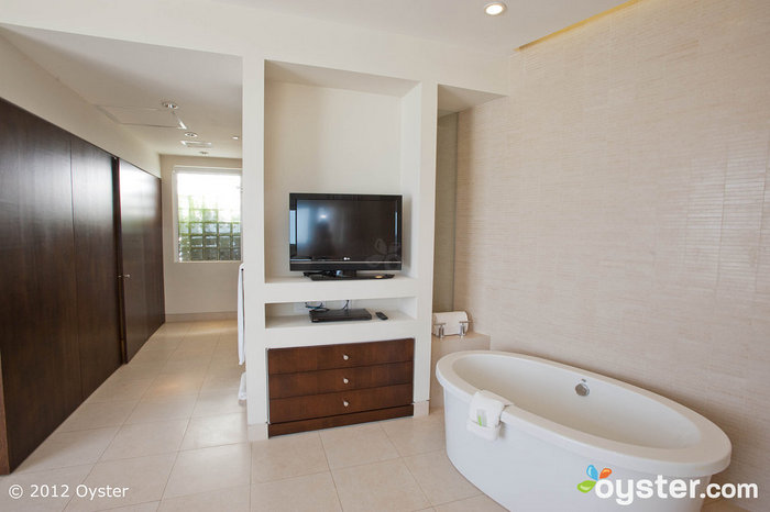 A soak in the tub while watching TV? Yes please!