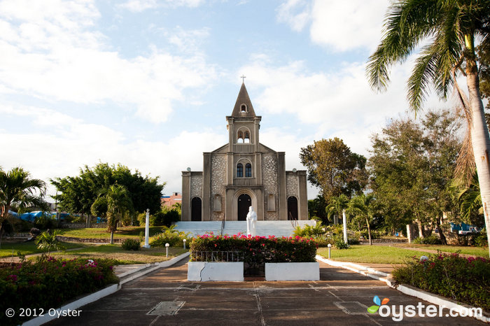 Esta catedral del siglo XVI en La Romano sería un lugar hermoso para un intercambio íntimo de