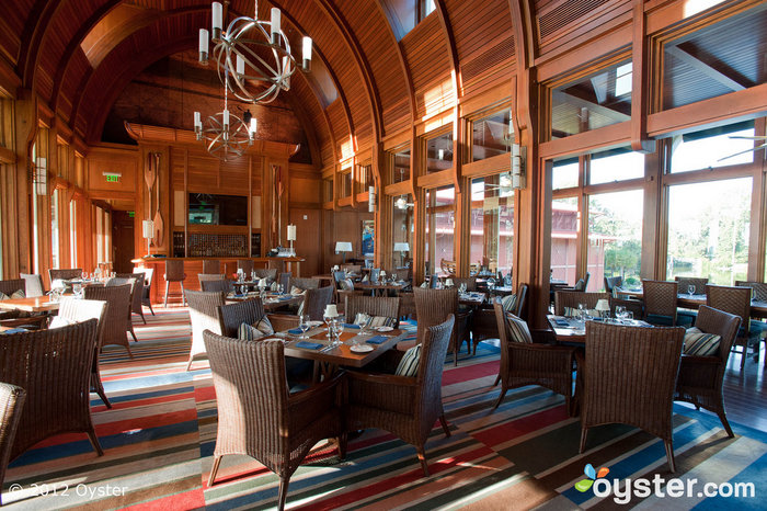 Der Canoe Club ist einer der vielen Restaurants des Gasthauses, die leckere Gerichte anbieten.