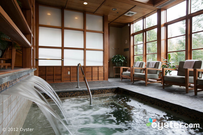 El spa es elegante y sereno, con una amplia variedad de tratamientos ideales para recién casados.