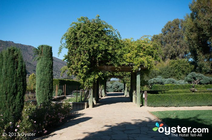 Strolling through the gardens with a glass of wine sounds just about perfect right now.