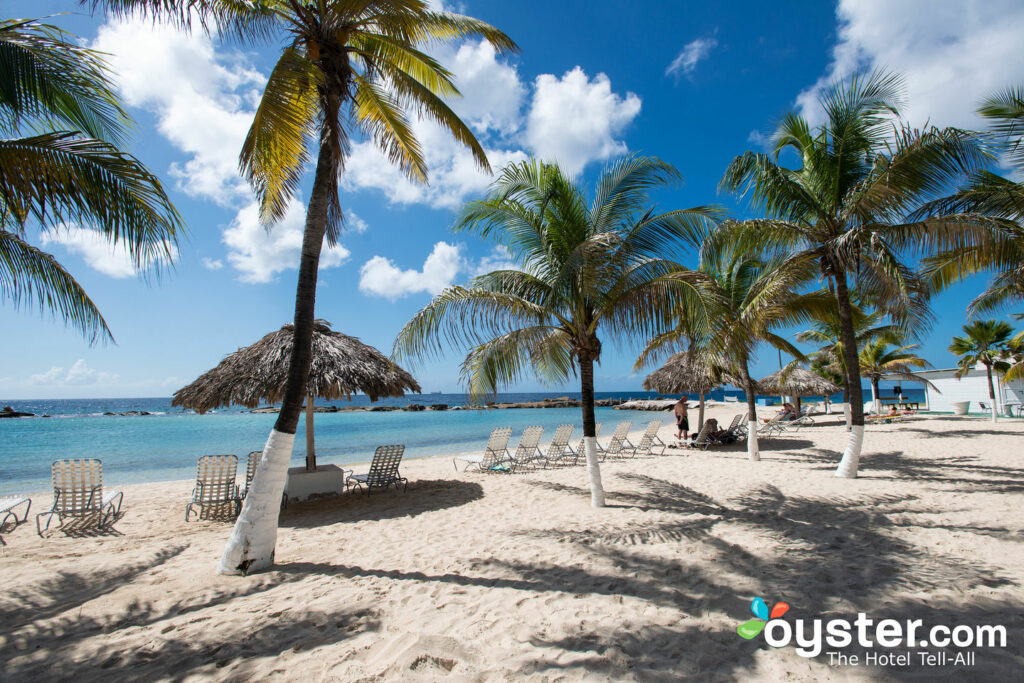 Holiday Beach Resort and Casino en Curacao