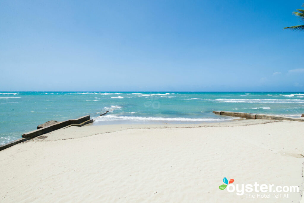 Plage au Velero Beach Resort, Cabarate / Huître