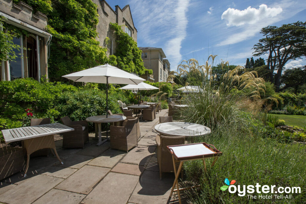 O Bath Priory Hotel é o lar de um spa, jardins encantadores e um restaurante com estrela Michelin.