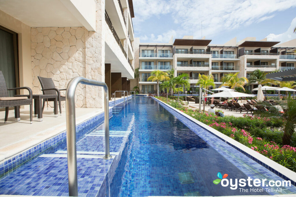 Motivos no Hideaway no Royalton Riviera Cancun / Oyster