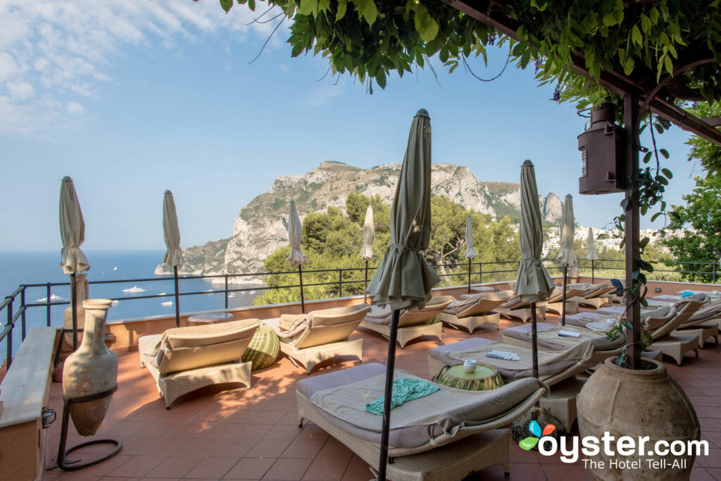 La piscine et le bar La Pergola au Punta Tragara