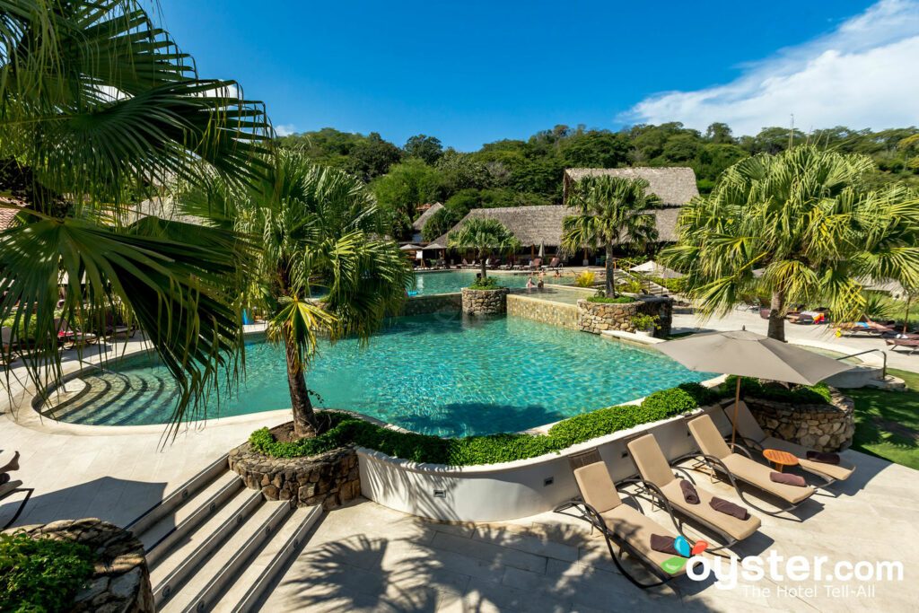 Piscina principal em segredos Papagayo Costa Rica