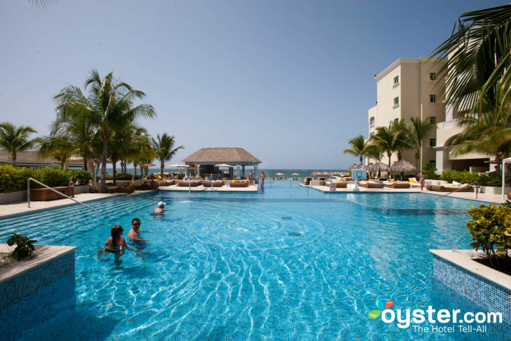 Piscina en el Iberostar Grand Hotel Rose Hall