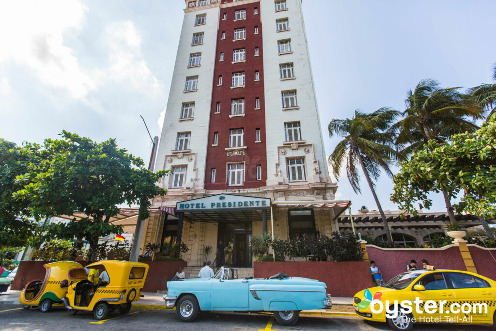 Star ratings in Cuba are inflated by international standards; the advertised four-star hotel above earned three pearls on Oyster.