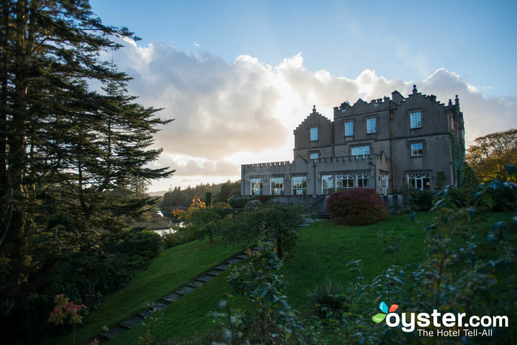 Castelo de Ballynahinch ao entardecer