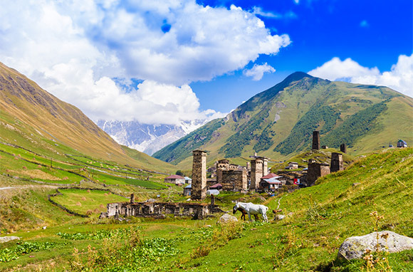 Crédito da foto: Ushguli, Upper Svaneti, Geórgia, Europa via Shutterstock