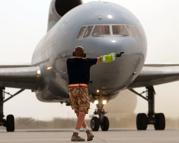 S'il est retardé plus longtemps que cela, attendez-vous à être renvoyé à la porte. Photo gracieuseté du Sgt Pete Mobbs RAF / MOD