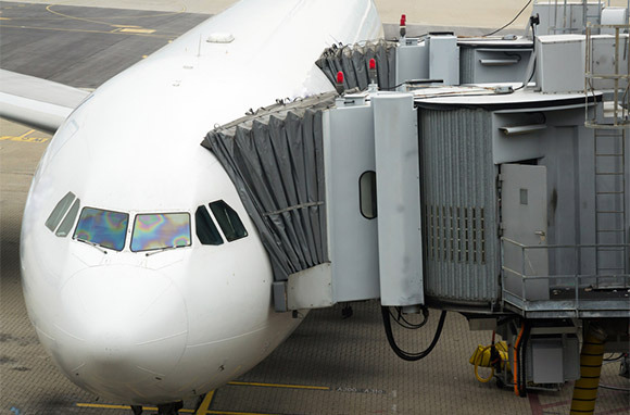Foto: Boarding Airplane über Shutterstock