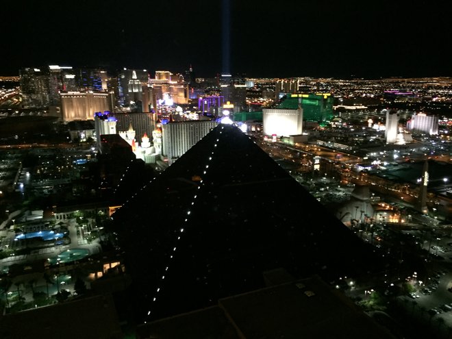 Vista della Strip di Las Vegas da Rivea; foto per gentile concessione di Alex Creange