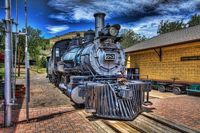Salite a bordo di un treno diesel presso il Colorado Railroad Museum