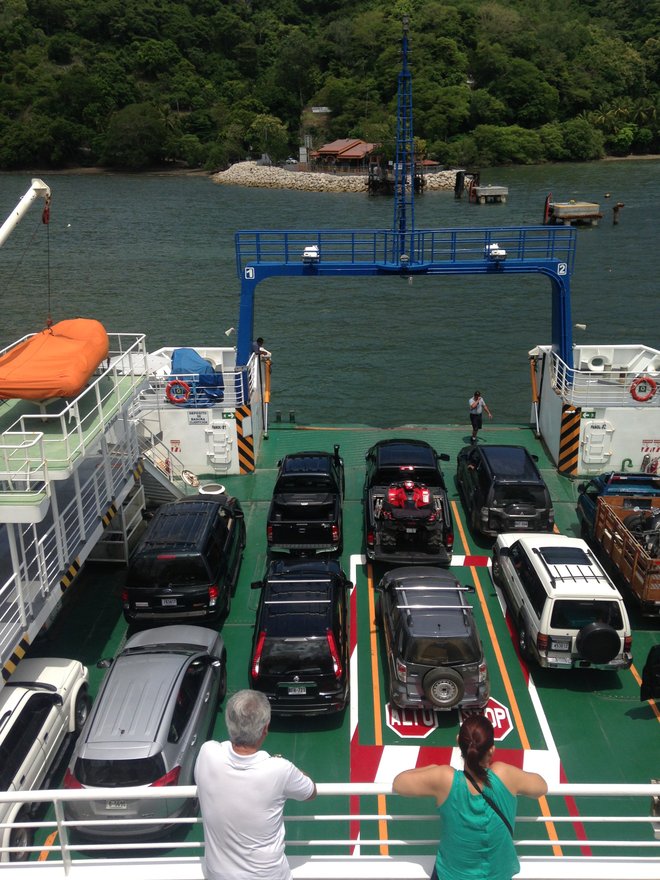 El ferry de Paquera; Foto cortesía de Nalea J. K