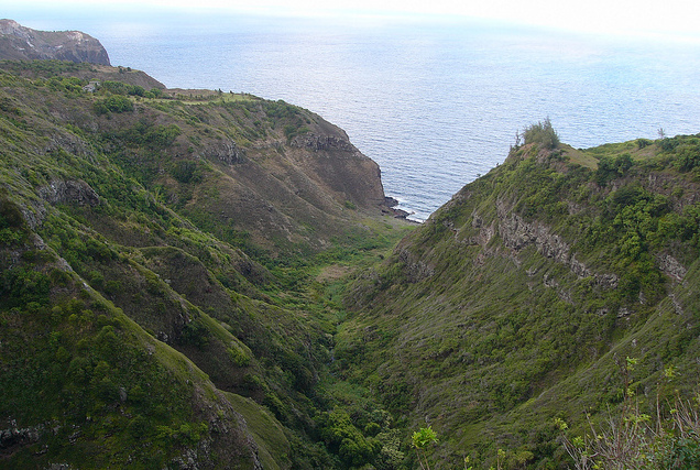 View from Kahekili Highway, taken by Catchpenny