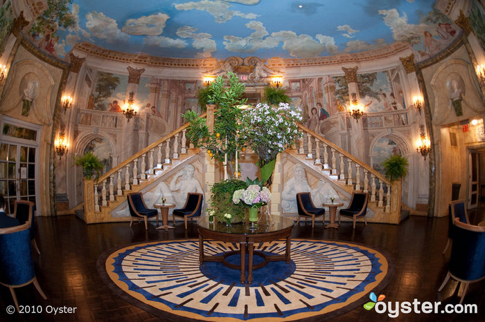 A rotunda do Pierre faz com que você se sinta em Versailles.