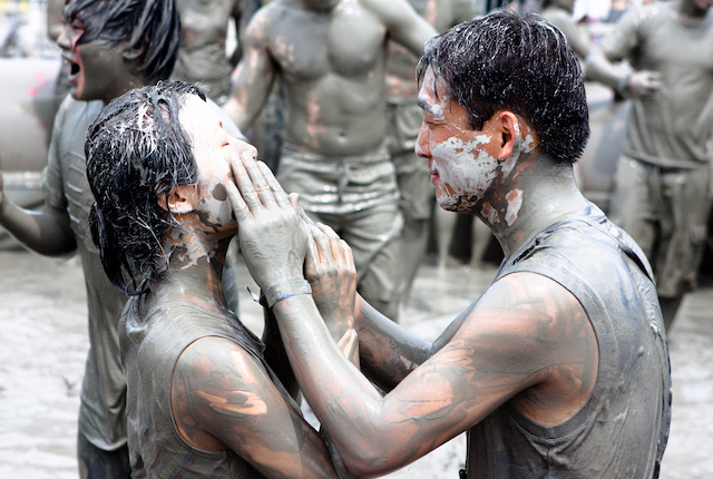 Mud Festival Bild mit freundlicher Genehmigung von Flickr / Jirka Matousek