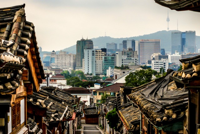 Bukchon Hanok Village, em Seul. Cortesia de Flickr / Doug Sun Beams