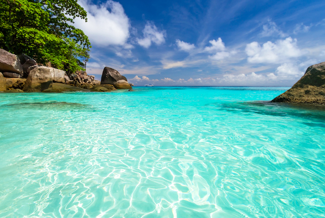 Águas azul-turquesa das ilhas Similan; Imagem cedida por Ajith Kumar via Flickr