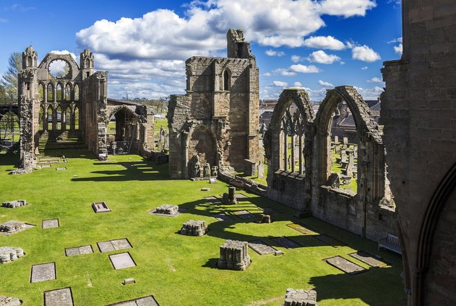 Le rovine della cattedrale di Elgin. Per gentile concessione di Flickr / Guillén Pérez