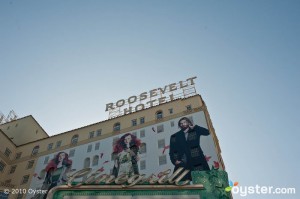 Le panneau Hollywood Roosevelt surplombant Hollywood Boulevard