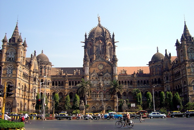 Victoria Terminus (Chhatrapati Shivaji Terminus); Immagine gentilmente concessa da Sven Lindner via Flickr.