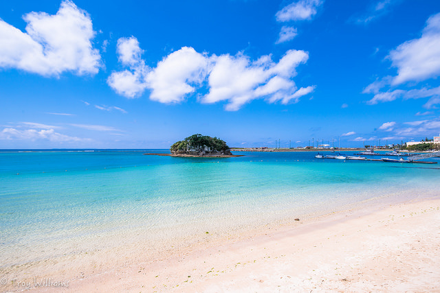 Não, isso não é o Caribe. Este é Okinawa, no Japão. troy_williams / Flickr