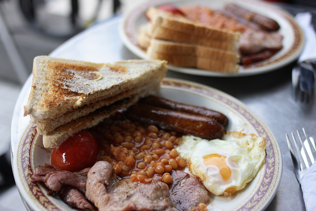 Ejemplo de un desayuno inglés completo, Christian Kadluba / Flickr