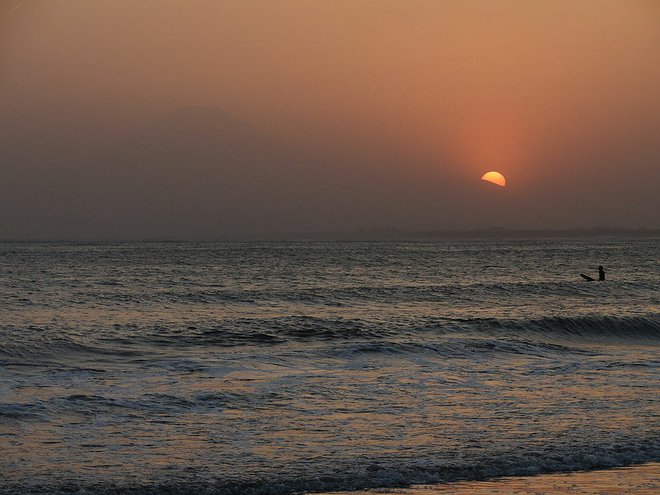 Atardecer en la isla Enoshima. Cortesía de Abendstrom / Wikimedia .