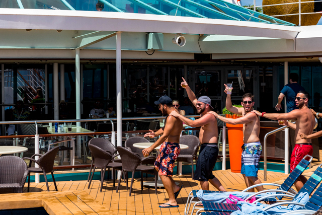 Festa na Piscina na Imperatriz dos Mares / Ostra