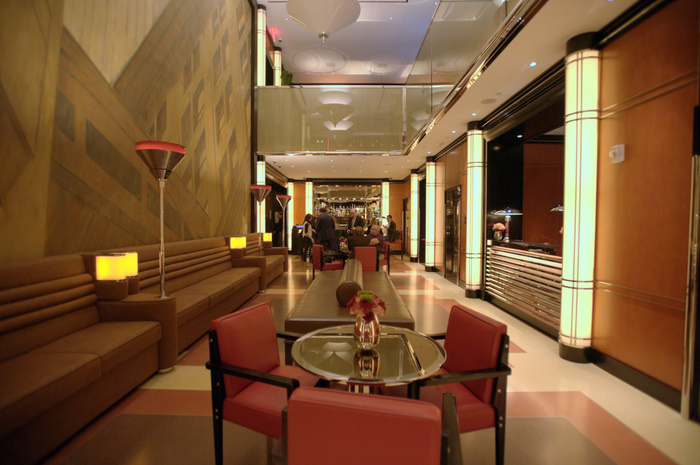 Die Art Deco-inspirierte Lobby des Chatwal