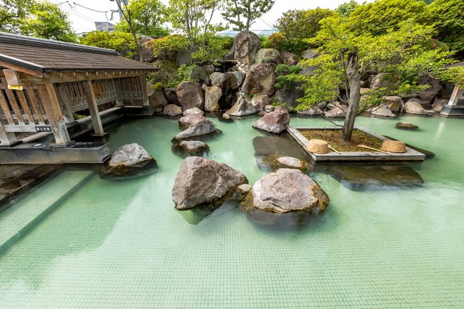 Bain en plein air à l' hôtel Shiragiku / Oyster