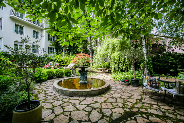Garten im Hotel Auersperg / Oyster