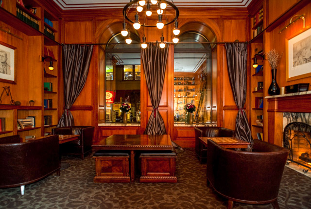 The Club Room al Mansfield Hotel / Oyster