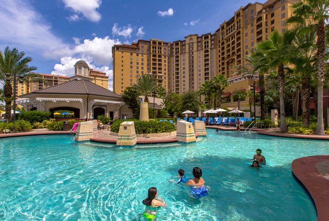 La piscina en el Wyndham Grand Orlando Resort Bonnet Creek / Oyster