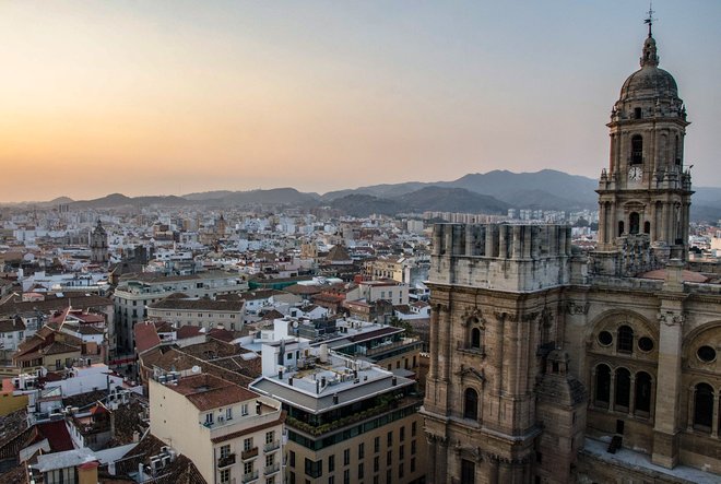 Vista desde el restaurante en el AC Hotel Malaga Palacio by Marriott / Oyster