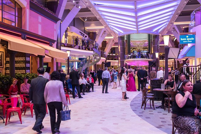 Royal Promenade on Harmony of the Seas / Oyster