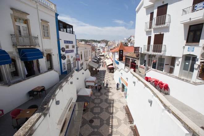 Calle en el Hotel Sol e Mar / Oyster