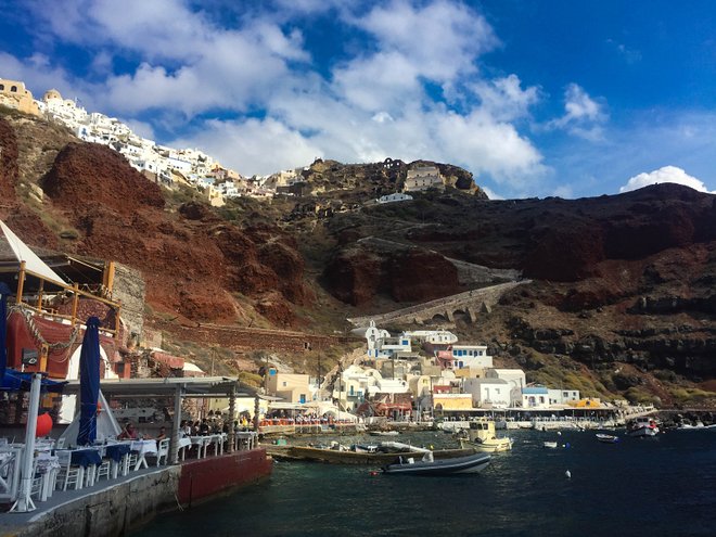 Amoudi Port, Santorini / Oyster