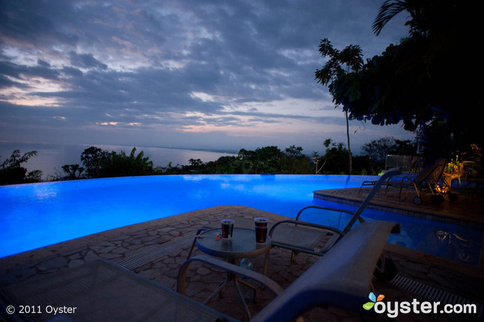 La bellissima piscina a sfioro dell'Hotel La Mariposa a Manuel Antonio, Costa Rica