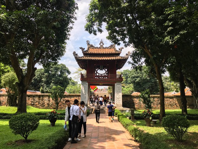 Temple de la littérature, Hanoi / Huître
