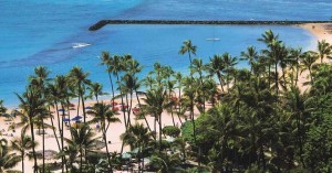 Hilton Hawaiian Village não mostra pessoas na água